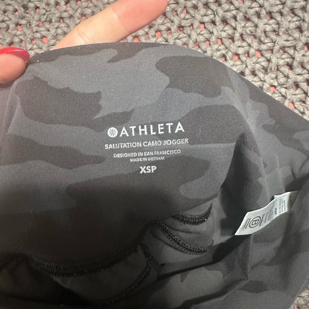 Athleta Black and Gray Camo Jogger Pant Performance Fit - Picture 2 of 3